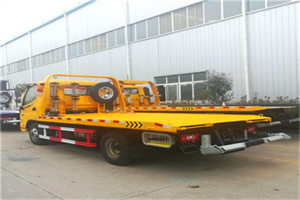 下城附近拖车救援搭电